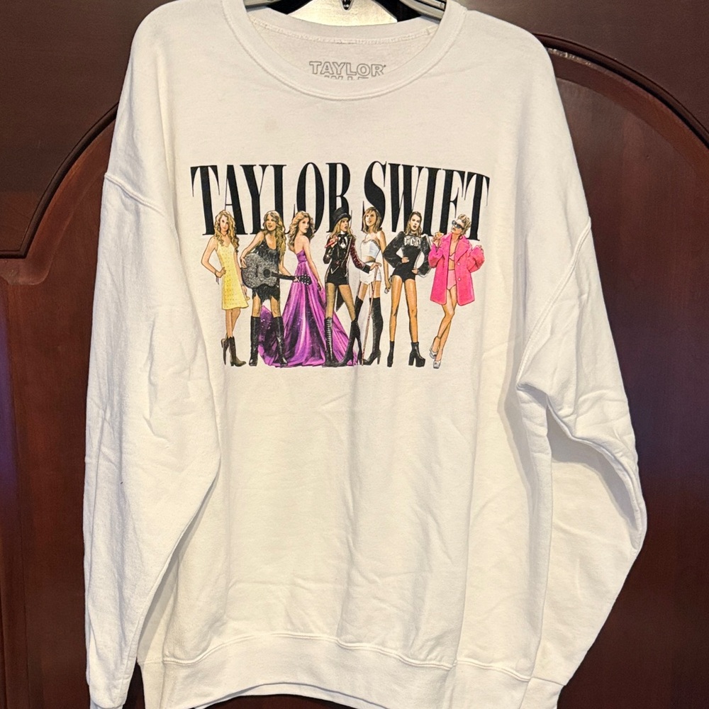 Taylor Swift Graphic Sweatshirt